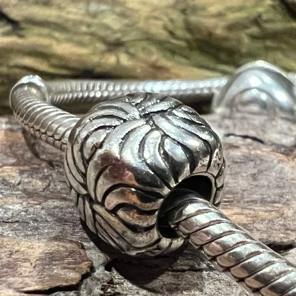 Authentic Pandora Silver Bead Current Charm Silver Swirl Square Curves Designer